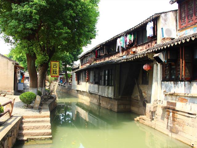 甘源食品：坚持全渠道发展，量贩零食及电商有望高增